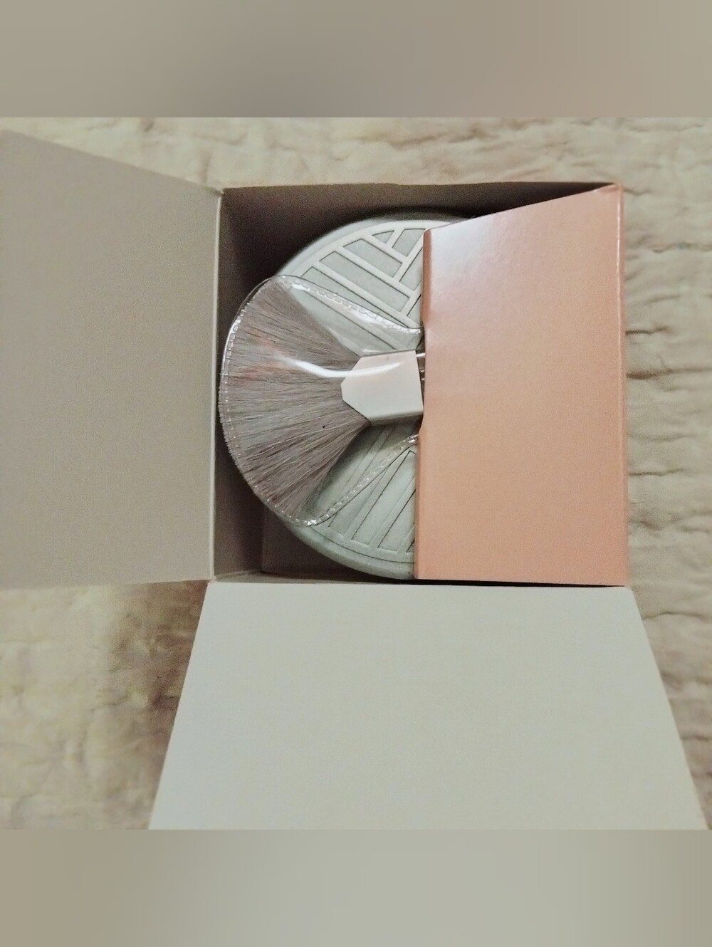 Charles Of The Ritz Soft Pink Translucent Face Powder - Picture 5 of 9